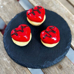 Questo mignon alla vaniglia per San Valentino rappresenterebbe una dolce e deliziosa sorpresa per celebrare l'amore in modo goloso e romantico.